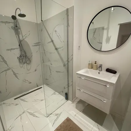 Apartment Brhomes Synagogue