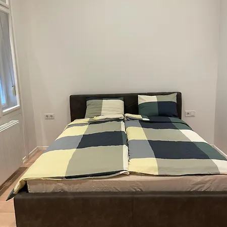 Apartment Brhomes Synagogue