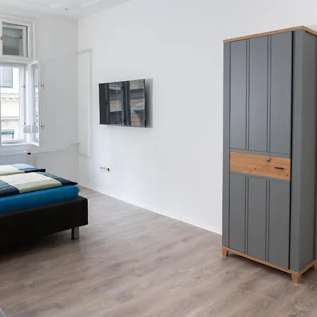 Brhomes Synagogue Apartment