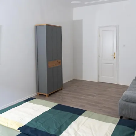 Brhomes Synagogue Apartmán *